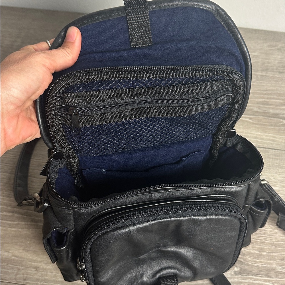 Leather Crossbody Camera Bag - Picture 4 of 8